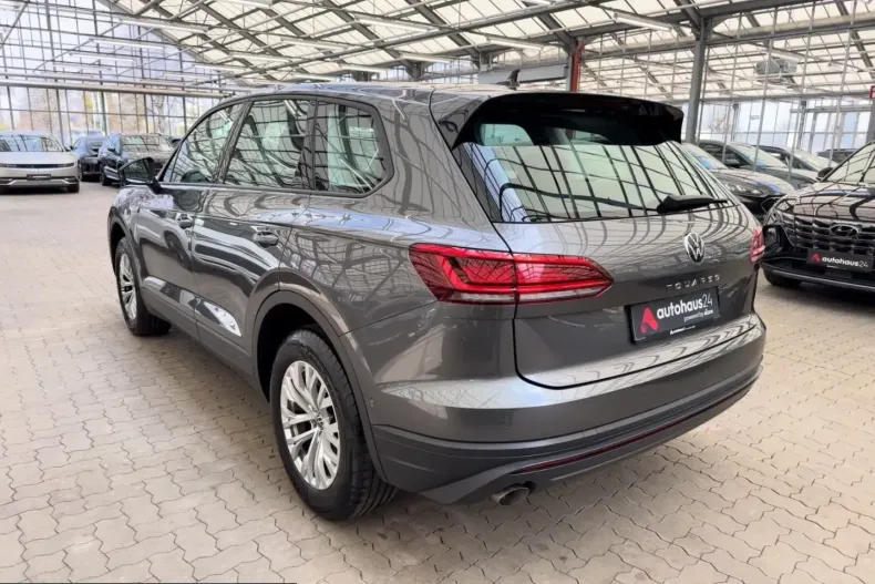 Volkswagen Touareg din 2023 cu 30.404 km - oferta VOL237354 - foto 3