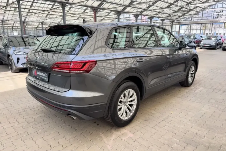 Volkswagen Touareg din 2023 cu 30.404 km - oferta VOL237354 - foto 4