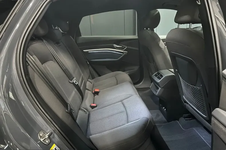 Audi Q8 din 2024 cu 31.000 km - oferta AUD237356 - foto 28