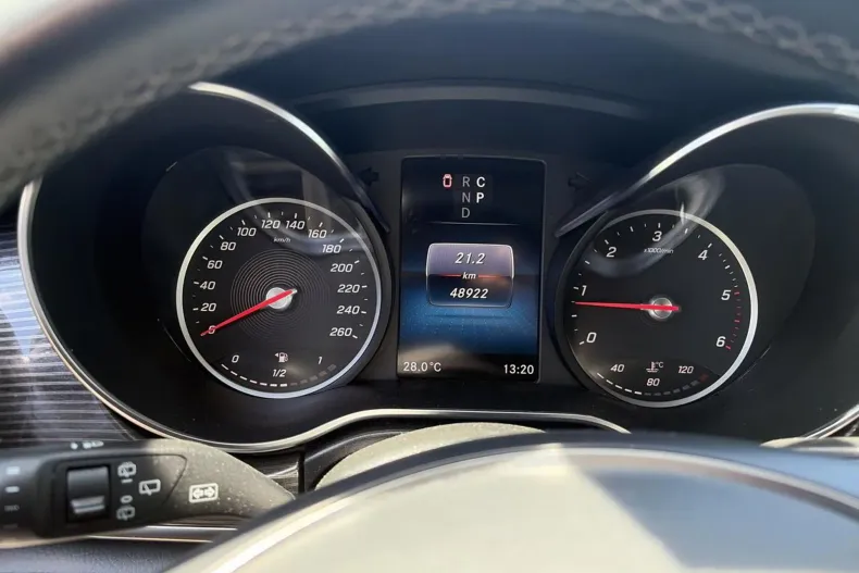 Mercedes-Benz V din 2022 cu 48.922 km - oferta MER237387 - foto 10