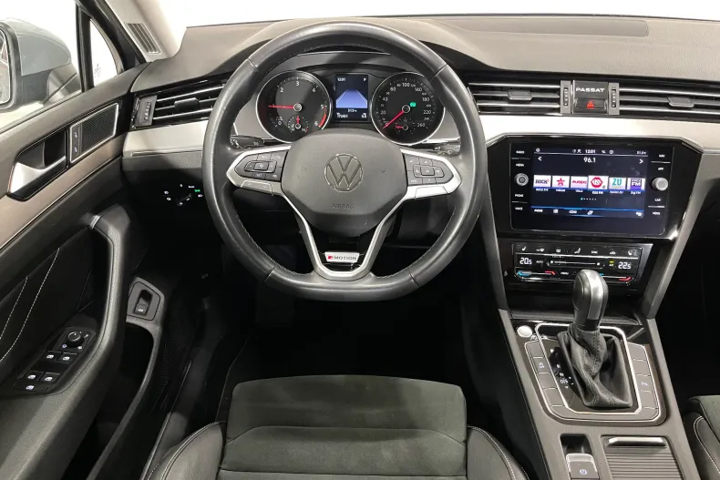 Volkswagen Passat din 2023 cu 172.431 km - oferta VOL237397 - foto 6