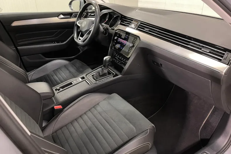 Volkswagen Passat din 2023 cu 172.431 km - oferta VOL237397 - foto 10