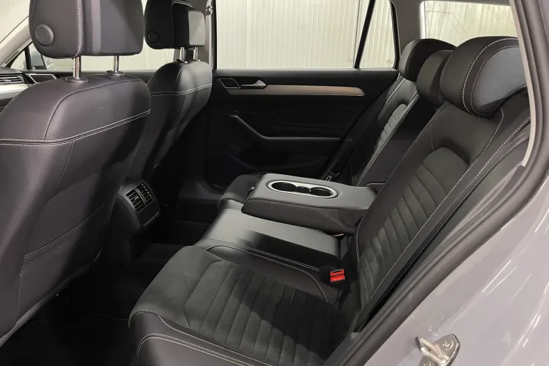 Volkswagen Passat din 2023 cu 172.431 km - oferta VOL237397 - foto 11