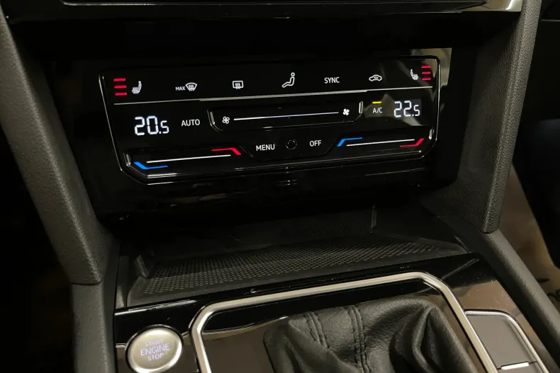 Volkswagen Passat din 2023 cu 172.431 km - oferta VOL237397 - foto 19