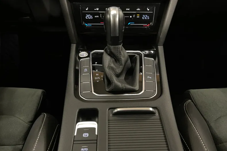 Volkswagen Passat din 2023 cu 172.431 km - oferta VOL237397 - foto 20