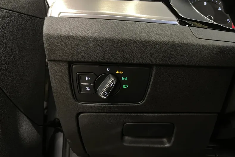 Volkswagen Passat din 2023 cu 172.431 km - oferta VOL237397 - foto 24