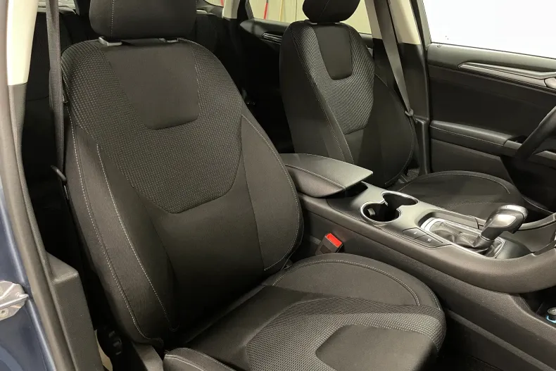 Ford Mondeo din 2022 cu 69.384 km - oferta FOR237402 - foto 9