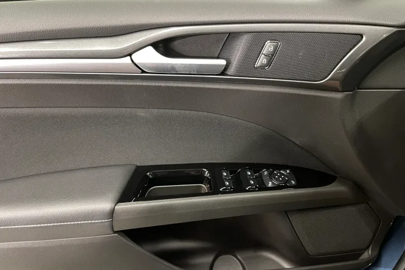 Ford Mondeo din 2022 cu 69.384 km - oferta FOR237402 - foto 24