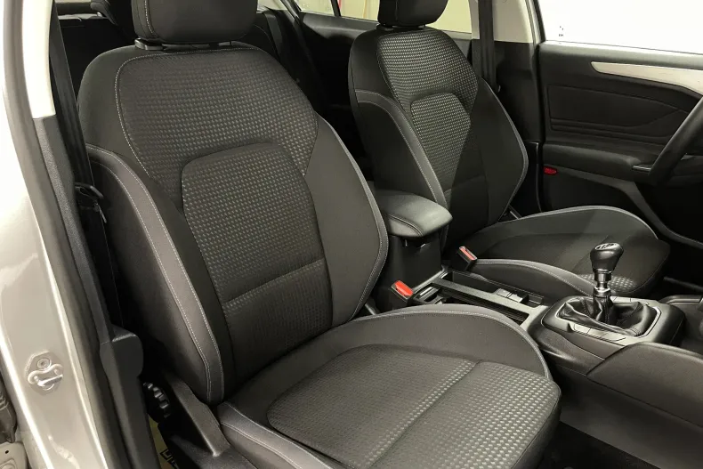 Ford Focus din 2021 cu 64.904 km - oferta FOR237404 - foto 9