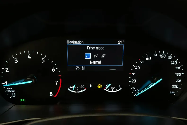 Ford Focus din 2021 cu 64.904 km - oferta FOR237404 - foto 18