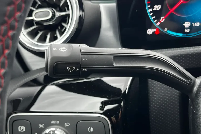 Mercedes-Benz CLA 35 AMG (Clasa CLA) din 2021 cu 44.152 km - oferta MER237412 - foto 17