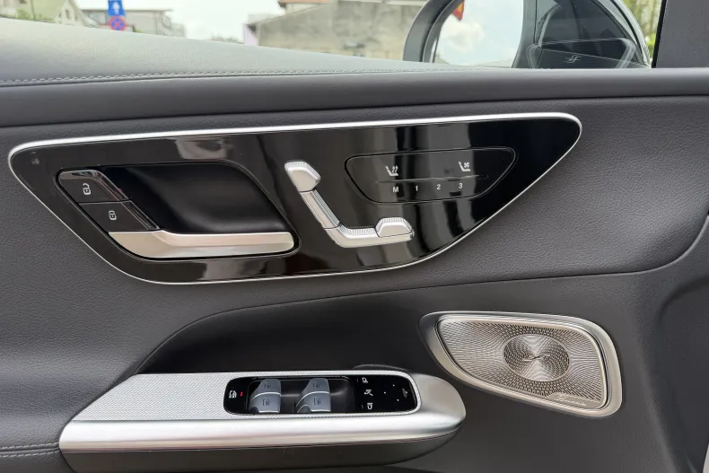Mercedes-Benz GLC (Clasa GLC) din 2023 cu 26.500 km - oferta MER237442 - foto 14