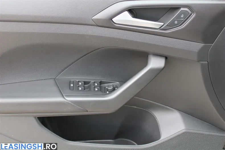 Volkswagen T-Cross din 2024 cu 15.798 km - oferta VOL237456 - foto 9