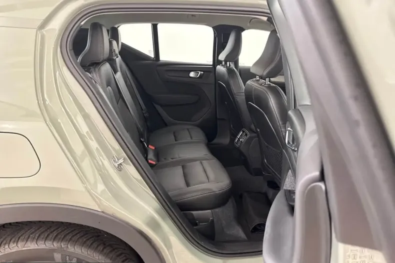 Volvo XC40 din 2024 cu 49.299 km - oferta VOL237487 - foto 7