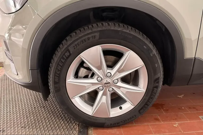 Volvo XC40 din 2024 cu 49.299 km - oferta VOL237487 - foto 8