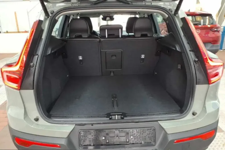 Volvo XC40 din 2024 cu 49.299 km - oferta VOL237487 - foto 9