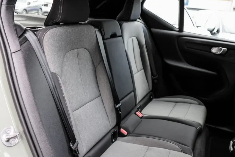 Volvo XC40 din 2024 cu 39.354 km - oferta VOL237488 - foto 4