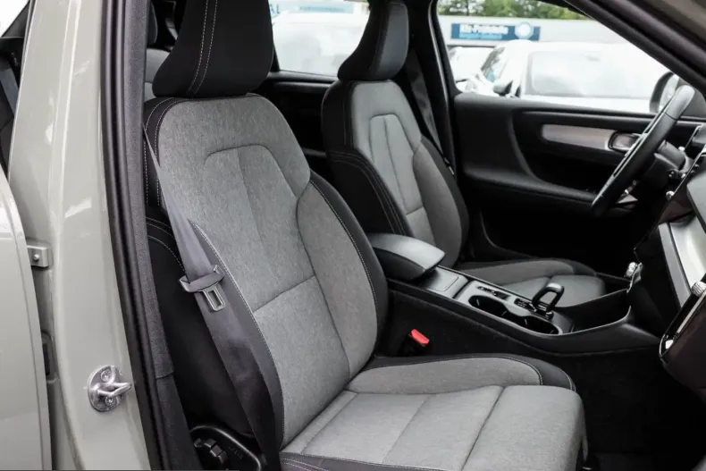 Volvo XC40 din 2024 cu 39.354 km - oferta VOL237488 - foto 6
