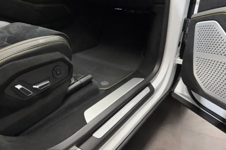 Lamborghini Urus din 2025 cu 14.547 km - oferta LAM237510 - foto 25