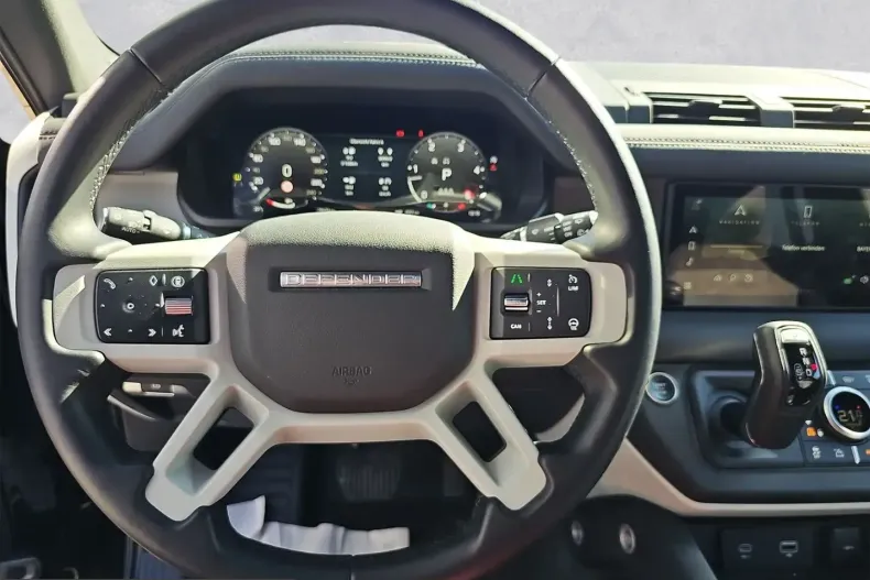 Land Rover Defender din 2024 cu 27.000 km - oferta LAN237517 - foto 6