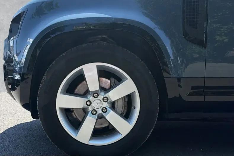 Land Rover Defender din 2025 cu 19.200 km - oferta LAN237520 - foto 8
