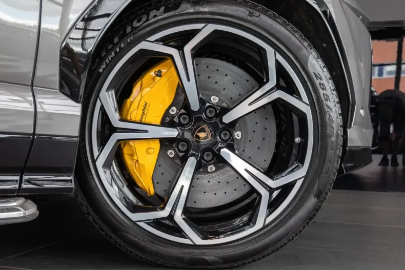 Lamborghini Urus din 2021 cu 24.000 km - oferta LAM237528 - foto 4