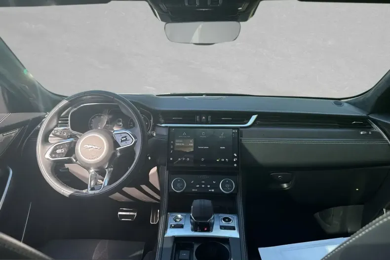 Jaguar F-Pace din 2025 cu 37.566 km - oferta JAG237529 - foto 4