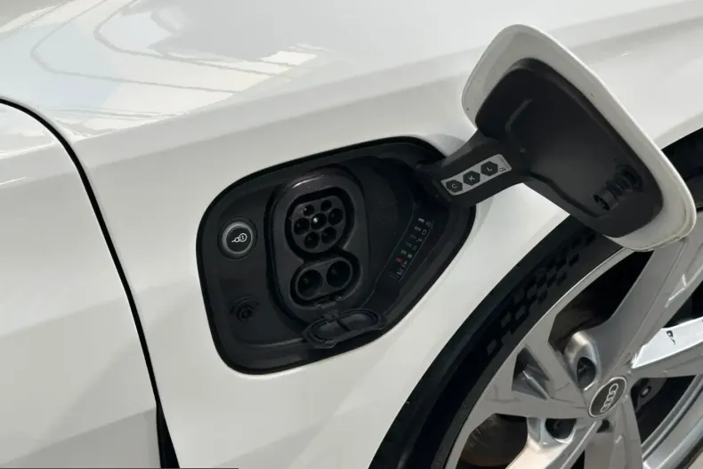 Audi e-tron GT din 2022 cu 91.446 km - oferta AUD237531 - foto 6
