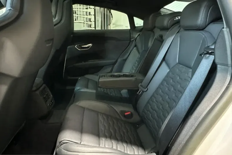 Audi e-tron GT din 2022 cu 91.446 km - oferta AUD237531 - foto 23