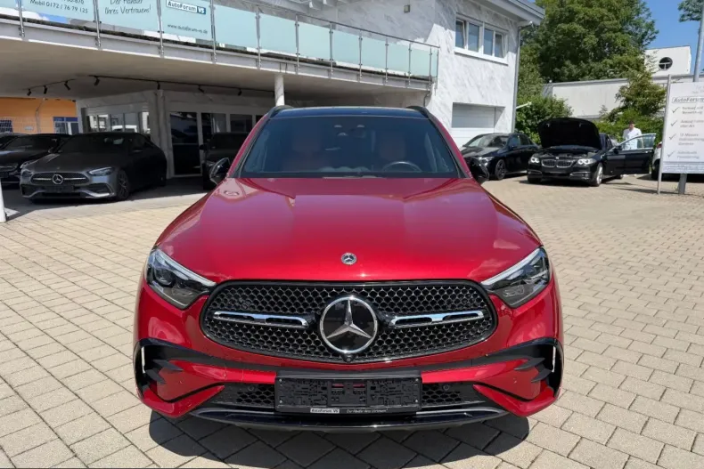 Mercedes-Benz GLC 400 (Clasa GLC) din 2023 cu 74.000 km - oferta MER237540 - foto 3