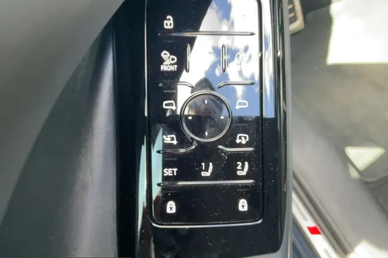 Audi SQ6 din 2025 cu 14.228 km - oferta AUD237542 - foto 17