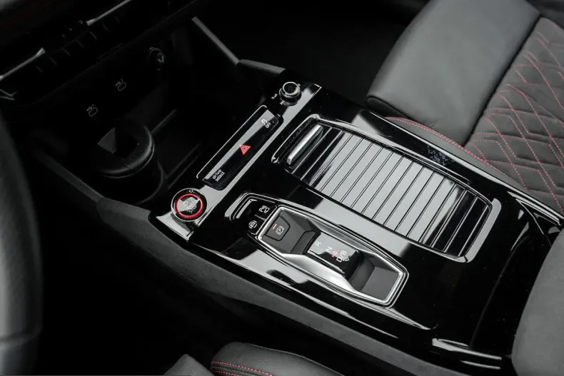 Audi SQ6 din 2025 cu 5.100 km - oferta AUD237543 - foto 8
