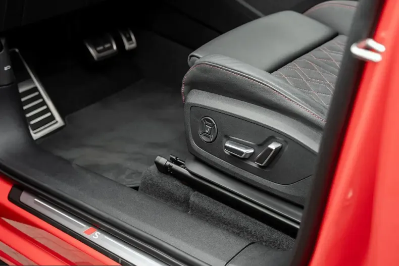 Audi SQ6 din 2025 cu 5.100 km - oferta AUD237543 - foto 13