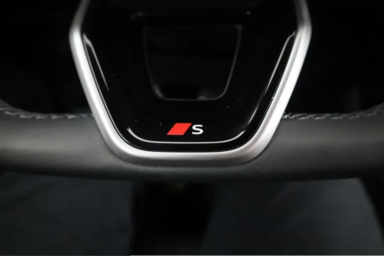 Audi SQ6 din 2025 cu 14.640 km - oferta AUD237544 - foto 19