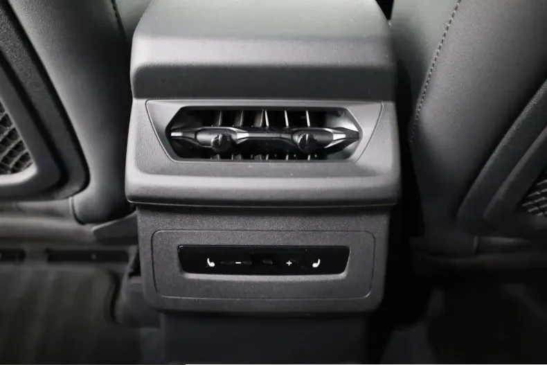 Audi SQ6 din 2025 cu 14.640 km - oferta AUD237544 - foto 24