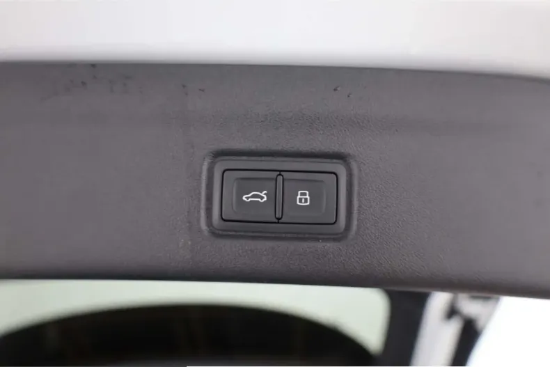 Audi SQ6 din 2025 cu 14.640 km - oferta AUD237544 - foto 25