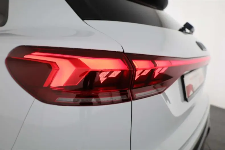 Audi SQ6 din 2025 cu 14.640 km - oferta AUD237544 - foto 26
