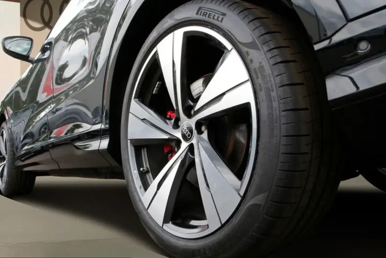 Audi SQ5 din 2025 cu 5.900 km - oferta AUD237545 - foto 6