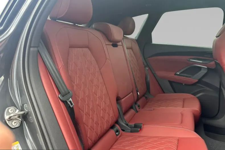 Audi SQ5 din 2025 cu 6.950 km - oferta AUD237552 - foto 15