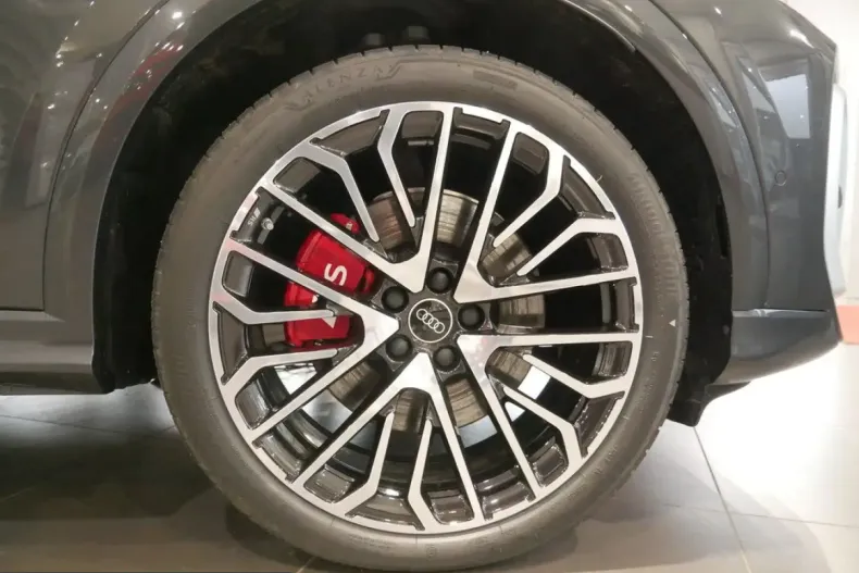 Audi SQ5 din 2025 cu 6.500 km - oferta AUD237554 - foto 5