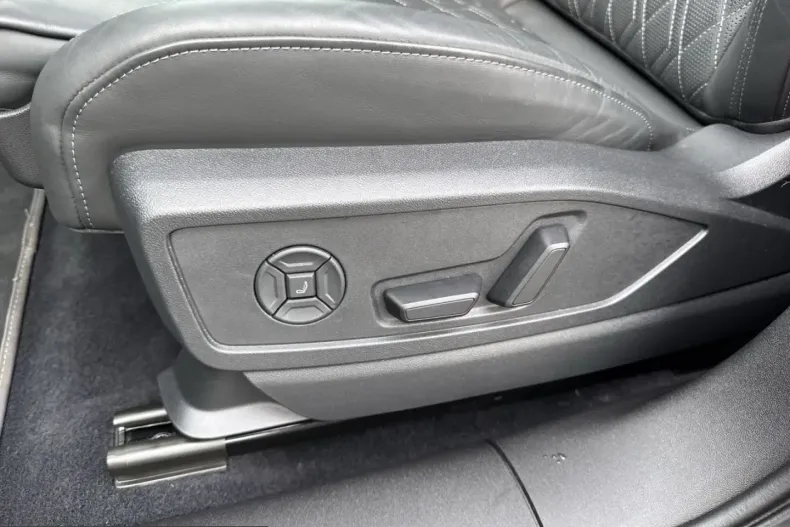 Audi SQ5 din 2025 cu 20.290 km - oferta AUD237555 - foto 23