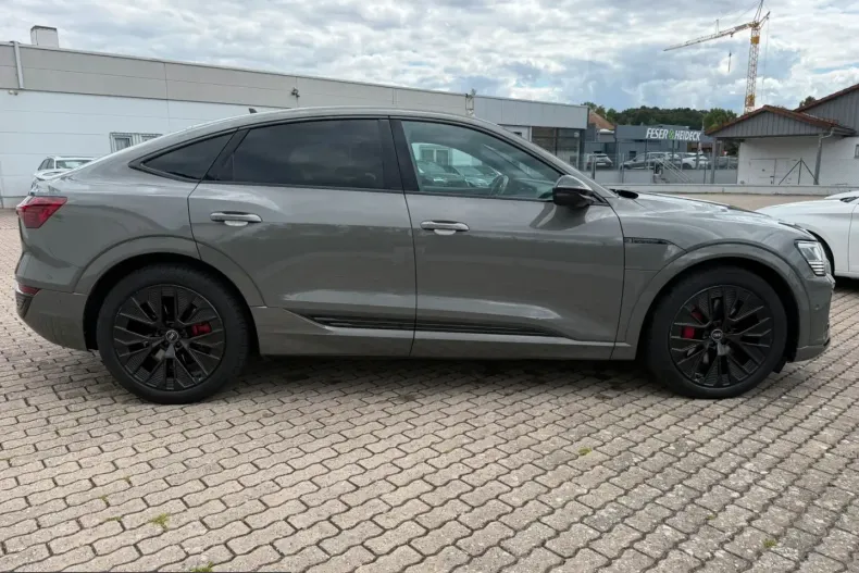 Audi Q8 din 2023 cu 68.700 km - oferta AUD237569 - foto 4