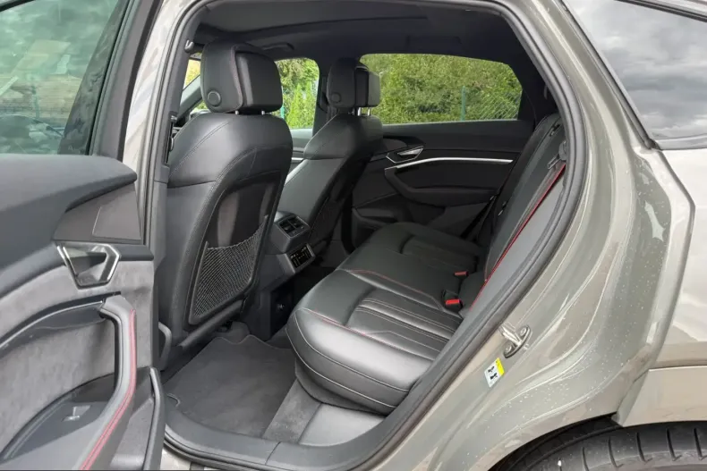 Audi Q8 din 2023 cu 68.700 km - oferta AUD237569 - foto 13