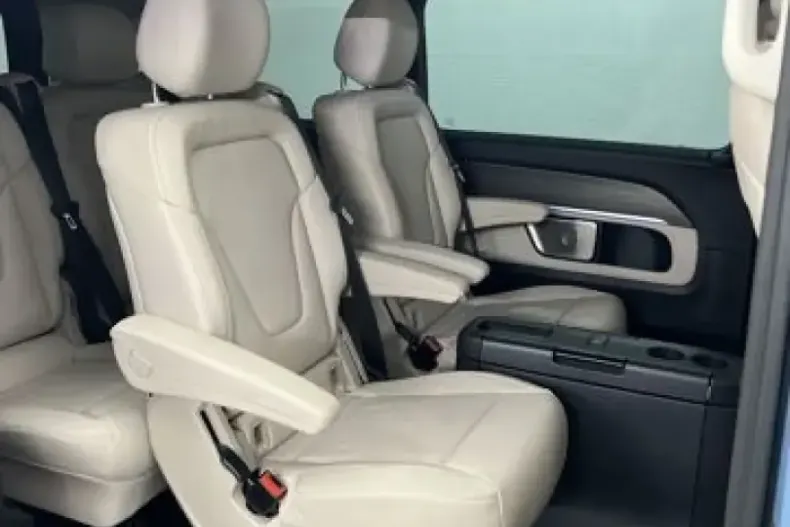 Mercedes-Benz V 300 (Clasa V) din 2024 cu 49.124 km - oferta MER237584 - foto 9