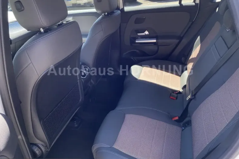 Mercedes-Benz EQA (Clasa GLA) din 2025 cu 3.620 km - oferta MER237592 - foto 8