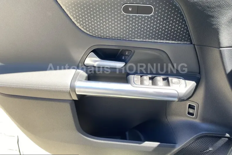 Mercedes-Benz EQA (Clasa GLA) din 2025 cu 3.620 km - oferta MER237592 - foto 9