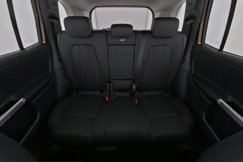 Mercedes-Benz GLB 250 (Clasa GLB) din 2024 cu 49.500 km - oferta MER237593 - foto 8