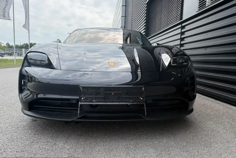 Porsche Taycan din 2023 cu 36.700 km - oferta POR237598 - foto 4
