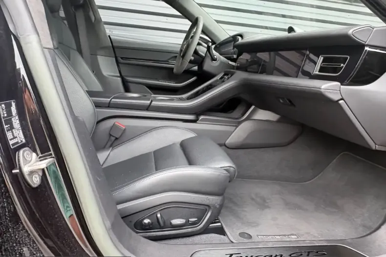 Porsche Taycan din 2023 cu 36.700 km - oferta POR237598 - foto 22