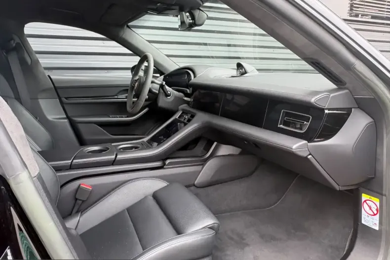 Porsche Taycan din 2023 cu 36.700 km - oferta POR237598 - foto 24